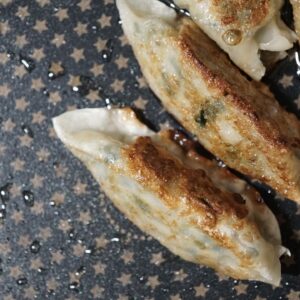 dumpling, gyoza, frying pan